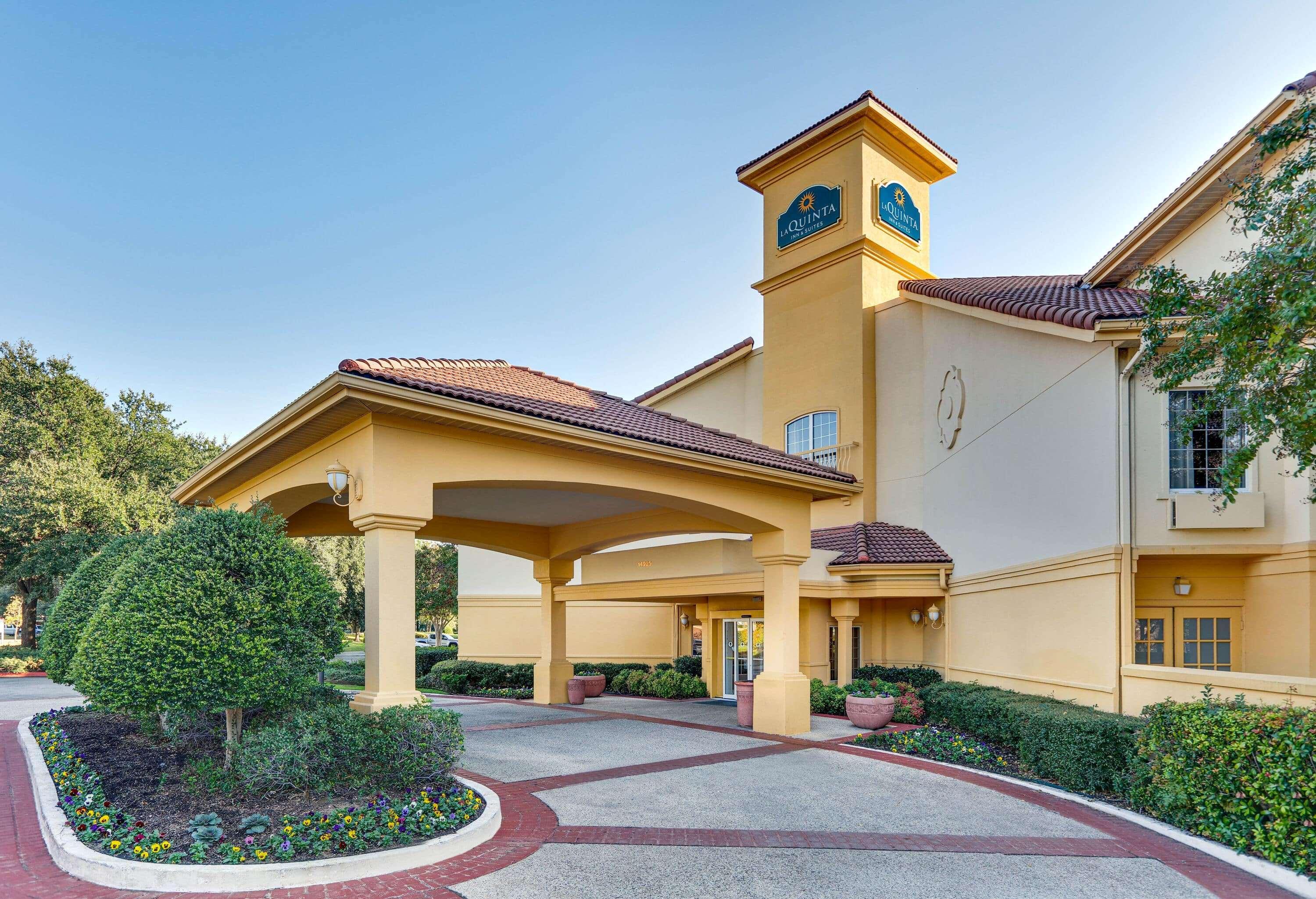 La Quinta By Wyndham Dallas - Addison Galleria Exterior photo